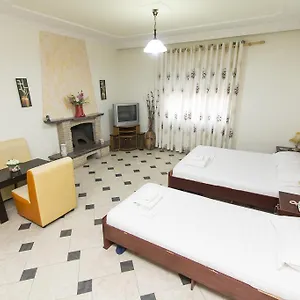 57 2*, Tirana Albanië